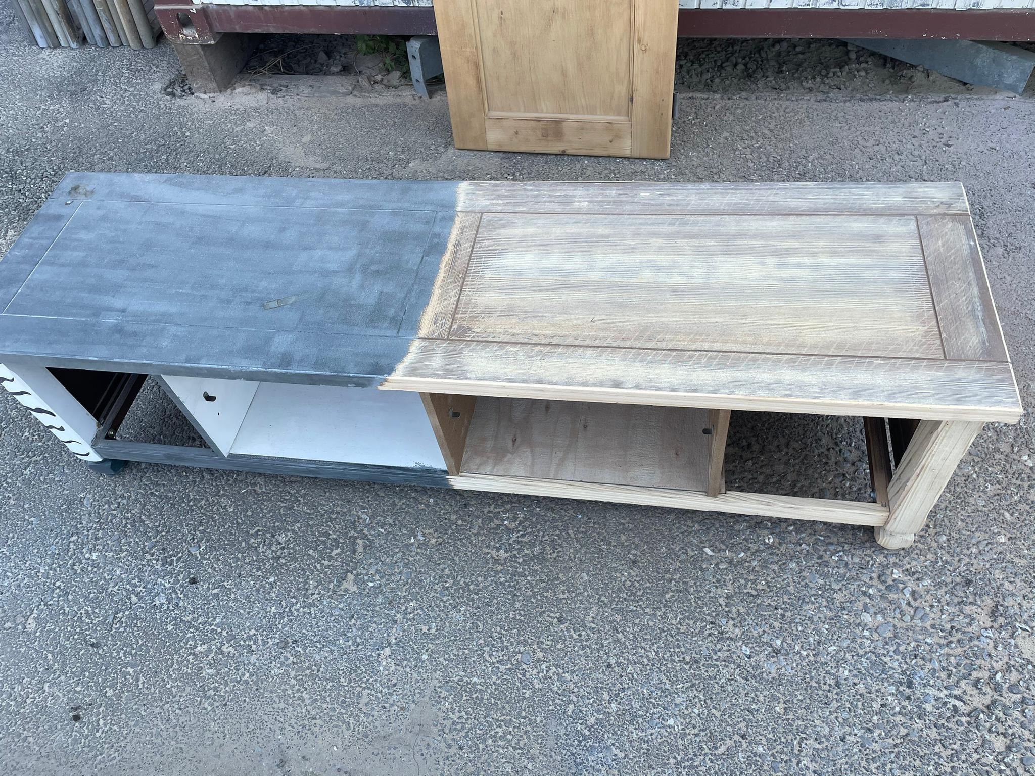 Micro-sablage d'un meuble en bois 2